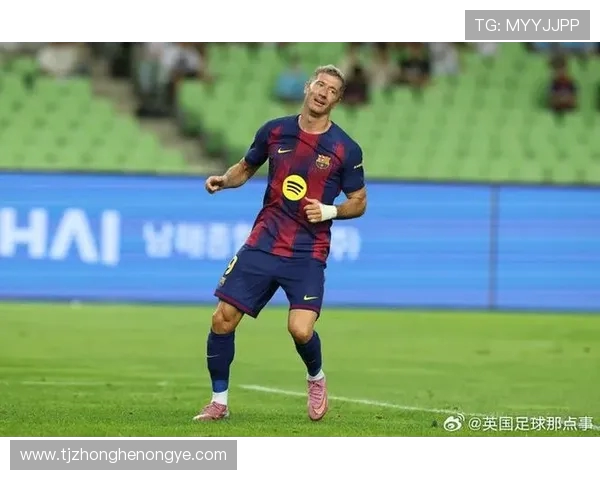 巴萨拒续莱万：42 球功勋明夏离队，青春革命压倒情怀